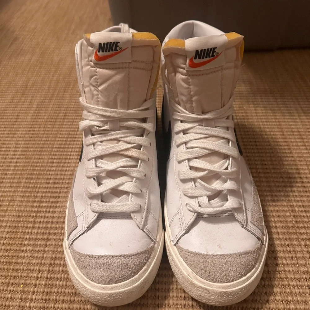 Women’s Nike Blazer Mid ‘77s - Picture 6 of 13